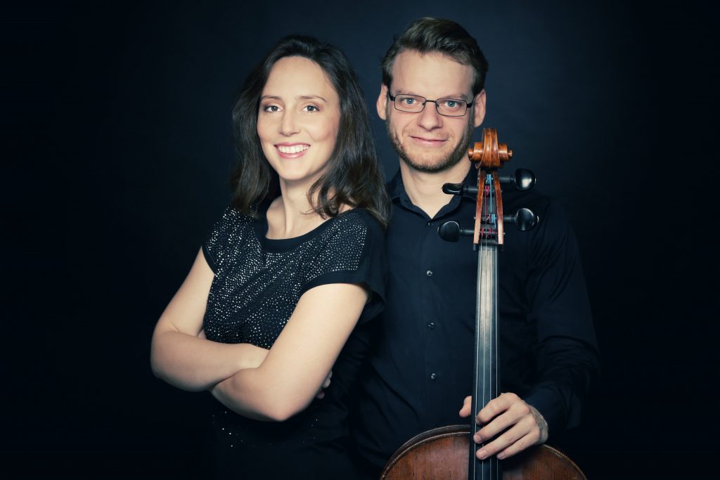 Ensemble Color bestehend aus Sara Hiller (links) und Florian Streich (rechts) mit Cello